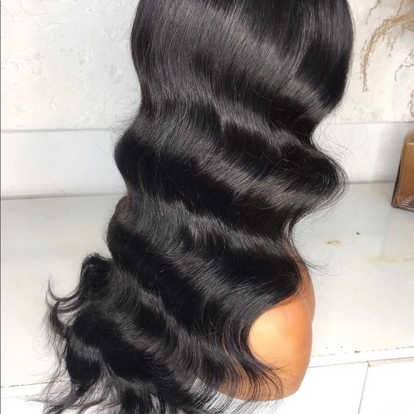 Bodywave closure wig unit - Picture 2 of 3